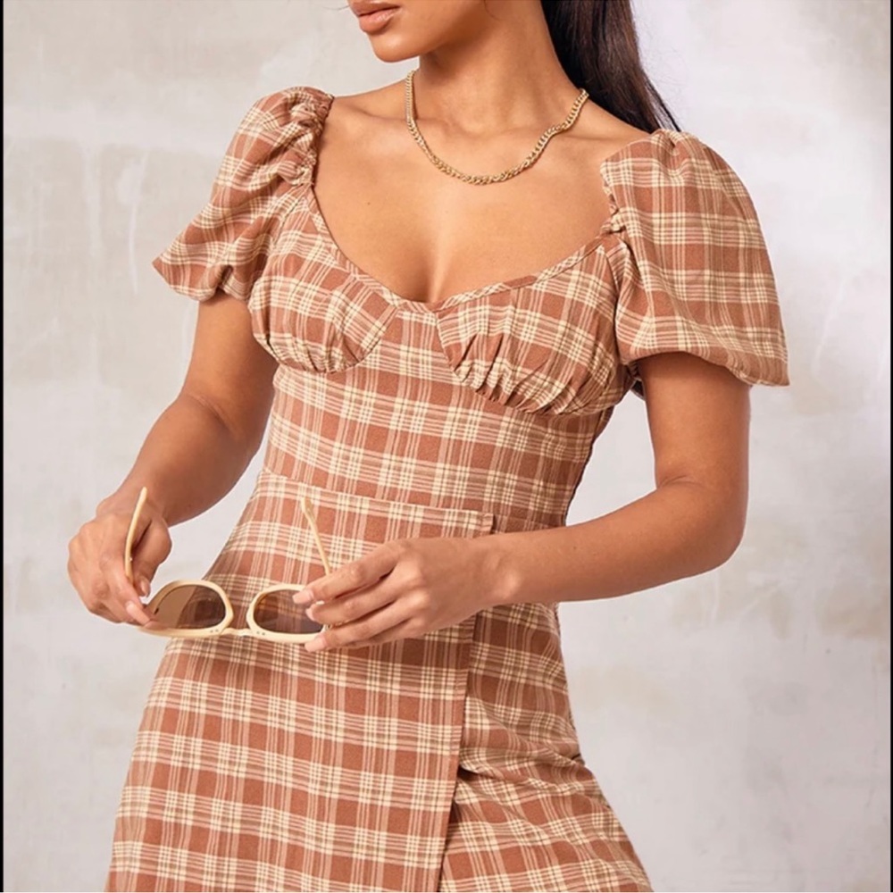 Women's PrettyLittleThing Brown Check Print Bust Detail Cut Out Shift Dress
